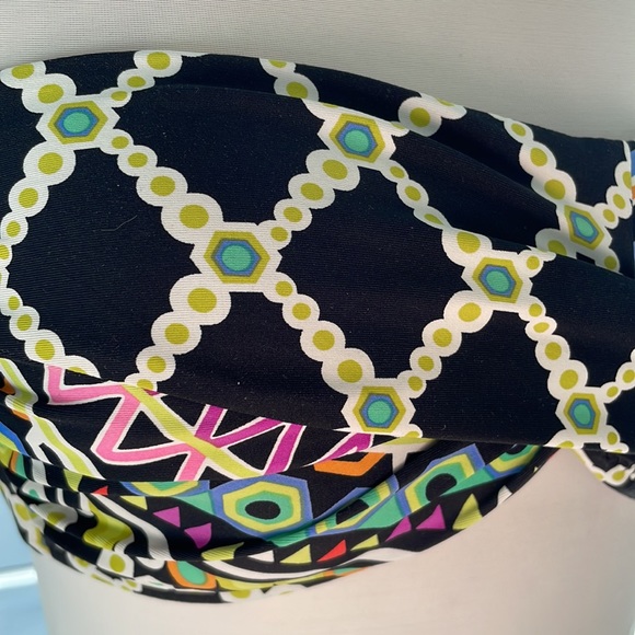 (2/$30) Trina Turk Bikini Top - Size 6 (M) - Picture 3 of 8